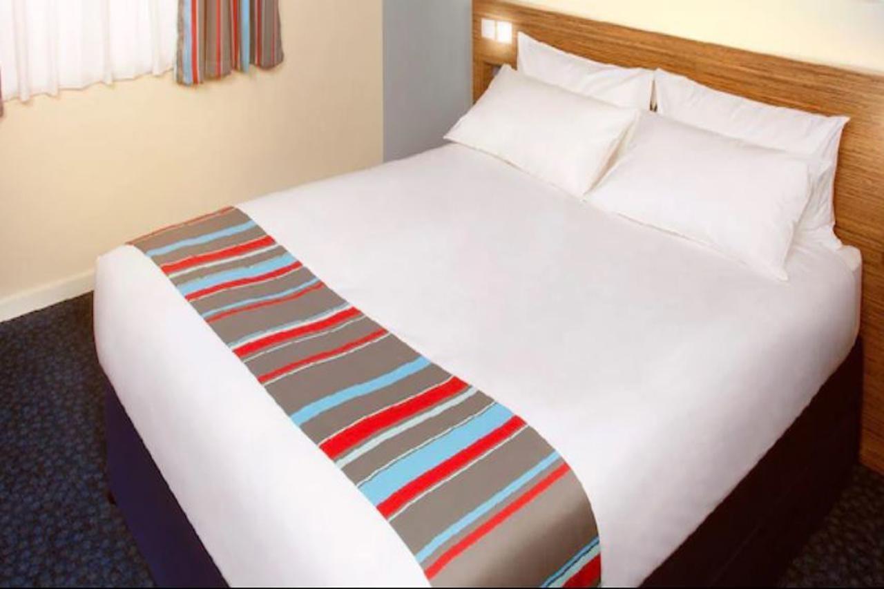 Travelodge Bracknell Eksteriør bilde