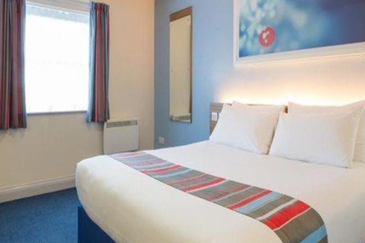 Travelodge Bracknell Eksteriør bilde