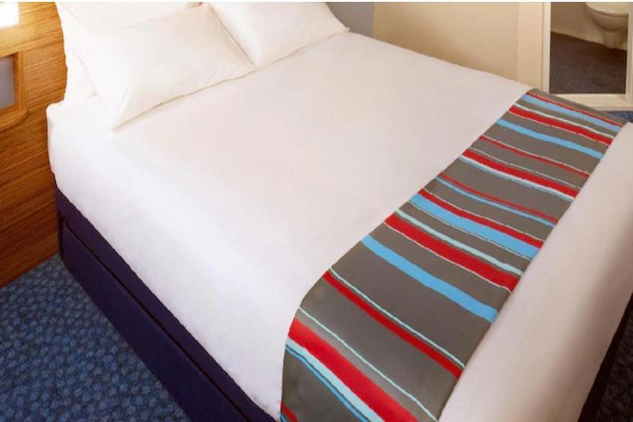 Travelodge Bracknell Eksteriør bilde